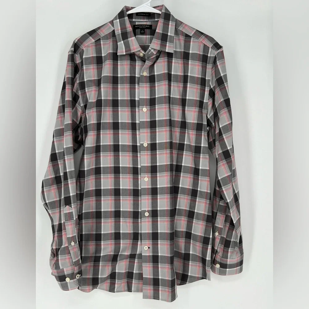 Banana Republic Camden‎ fit non-iron shirt in a grey & red plaid pattern